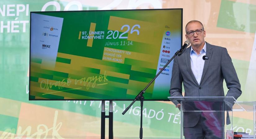 A hét szűk esztendő és a fóliázás végét ígérik – megnyílt az Ünnepi Könyvhét