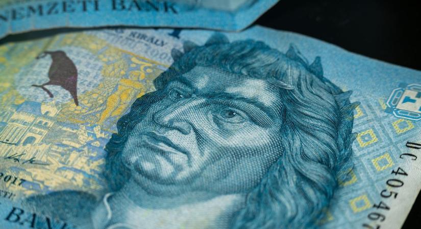 Négyéves csúcsra erősödött a forint, így áll most az euróval szemben