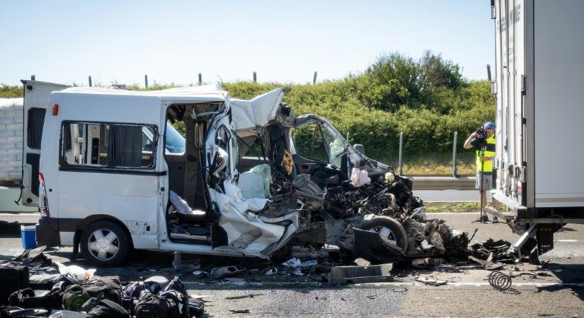 Vitézy soron kívüli vizsgálatot rendelt el az M1-esen történt halálos balesetek miatt - A sérültekről is új hírek érkeztek