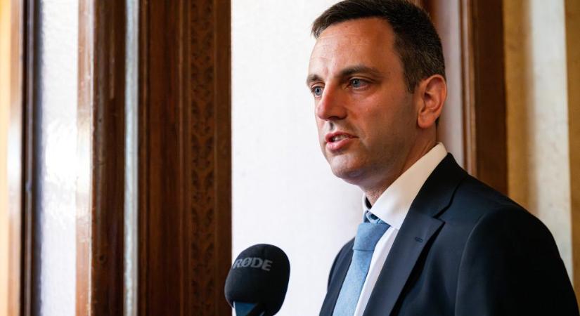 Melléthei-Barna Márton: Szégyelld magad, Kocsis Máté!