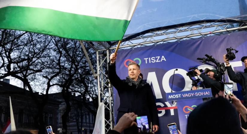 Papíron sokkal több pénz ment el a Tisza kampányára, mint a Fideszére, a valóságban azonban aligha ez a helyzet