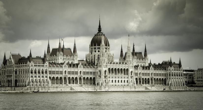 Újabb csontváz esett ki a Külügyminisztérium szekrényéből