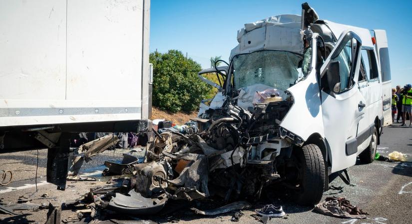 Megszólalt a rendőrség: kiderült, mi okozhatta a tragikus baleseteket az M1-esen