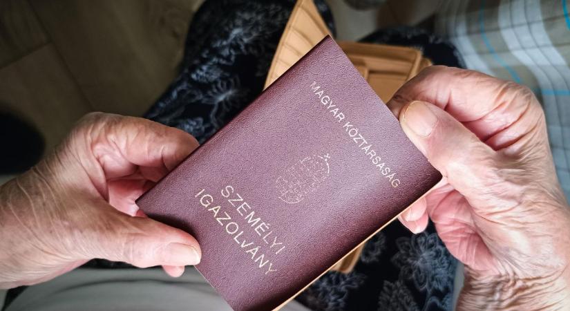 Hamarosan lejár a határidő, akinek ilyen típusú személyi igazolványa van, cselekednie kell!