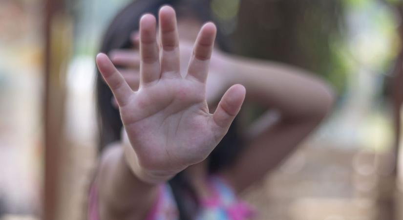 Molesztálták a kislányt a somogyi iskolában, a pedagógust azonnal elbocsátották