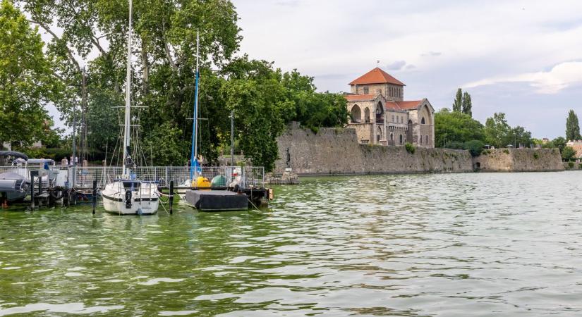 Miért algásodik az Öreg-tó? Megszólalt a szakértő