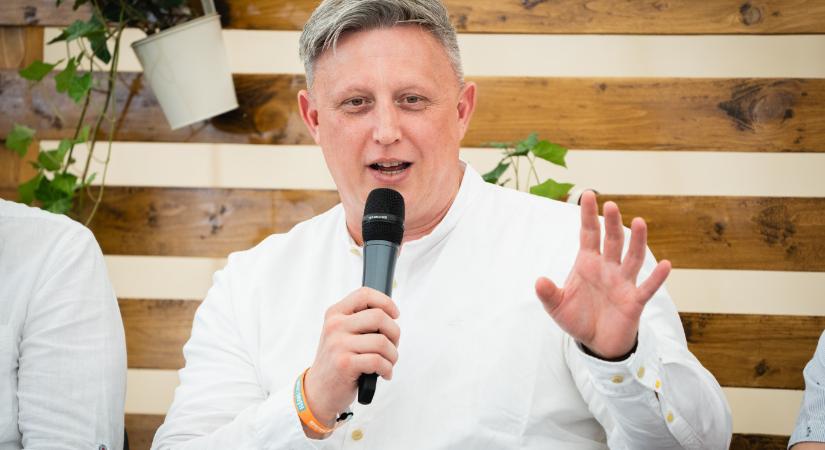 A nőverő ex-fideszes Győrffy Balázs Veszprémben kezdi újra a karrierjét