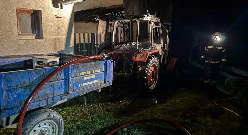 Kigyulladt egy traktor Kárpátalján – a gyors beavatkozás mentette meg a teljes gépet