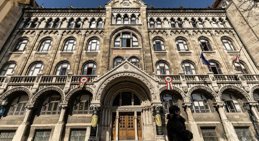 Bizalomvesztésre hivatkozva menesztette a Magyar Nemzeti Levéltár főigazgatóját Tarr Zoltán