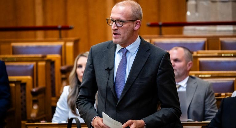Bizalomvesztés történt, Tarr Zoltán visszavonta a Magyar Nemzeti Levéltár főigazgatójának megbízatását