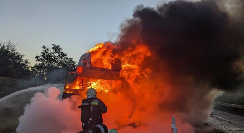 Sokkoló videó került ki az M1-es tragédiáról: ezt hagyta maga után a halálos ütközéssorozat