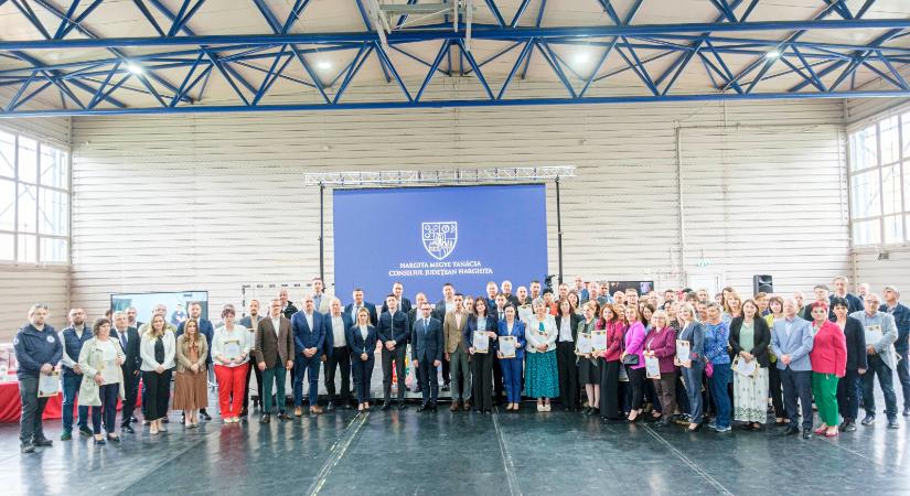 A jövő iskolái Hargita megyében: 83 tanintézmény újult meg több mint 100 millió lejes beruházásból