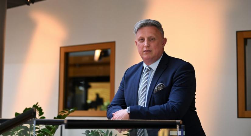 Új pozíciója van az exfideszes Győrffy Balázsnak, aki korábban eltörte egy nő orrát egy budapesti szórakozóhelyen