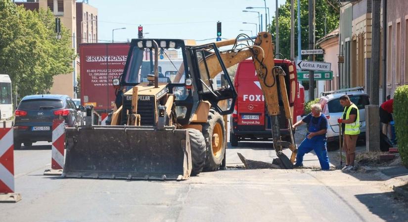 Egy hónapra lezárják a Régi Cifrakapu út egy szakaszát – folytatódik a 25-ös főút felújítása