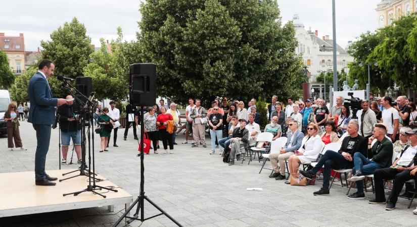 Bloomsday: emlékezés, muráliák és Guinness-csapolás a megnyitón - fotók