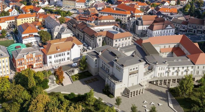 Több zöldfelület és szökőkút – színes helyszínrajzon a színház és környezetének megújítása