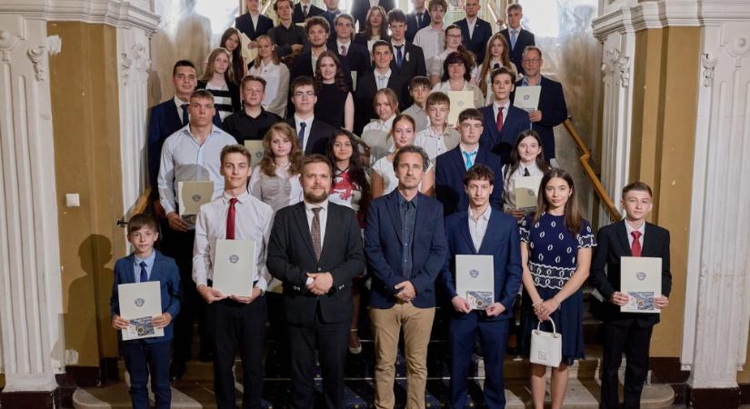 Polgármesteri dicséretet kaptak Győr legkiválóbb diákjai