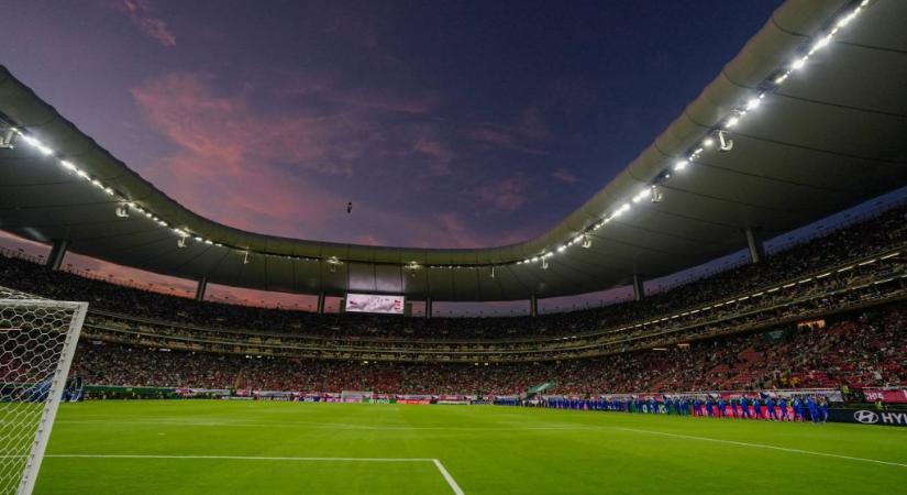 „A FIFA hazudik!” – telt házról papolt, de több ezer üres szék volt a Korea-Csehország vb-mérkőzésen