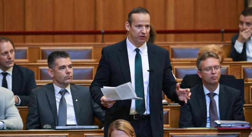 Toroczkai azt ígéri árgus szemekkel fogják figyelni, mi történik a határainkon