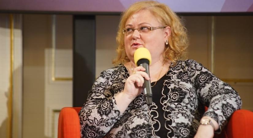 Érkezik a Gobelinpillangó, kézbe vehetik a debreceni olvasók is