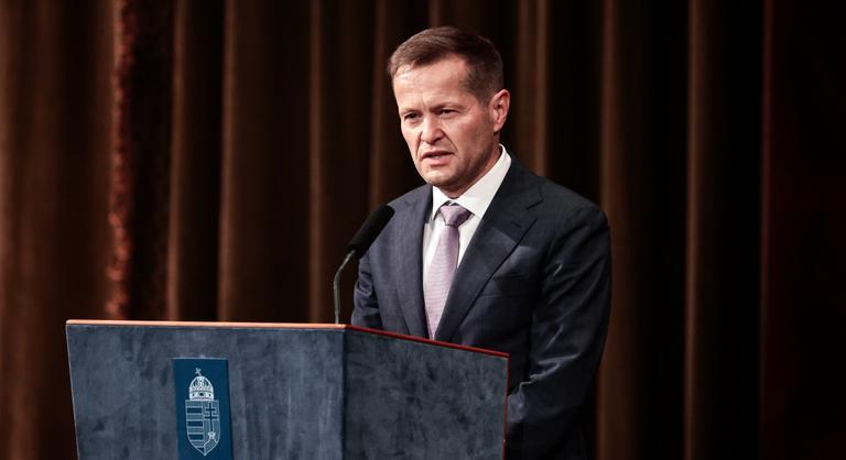 Ott zárták a tanévet a magyar zsenipalánták, ahol egykor Nobel-díjasok vették át oklevelüket