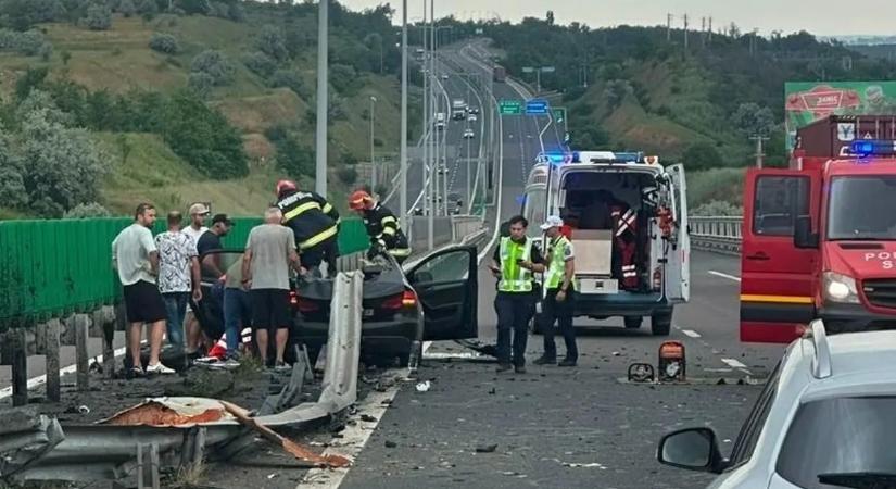 Súlyos baleset az autópályán: egy kétéves kislányt is kórházba vittek