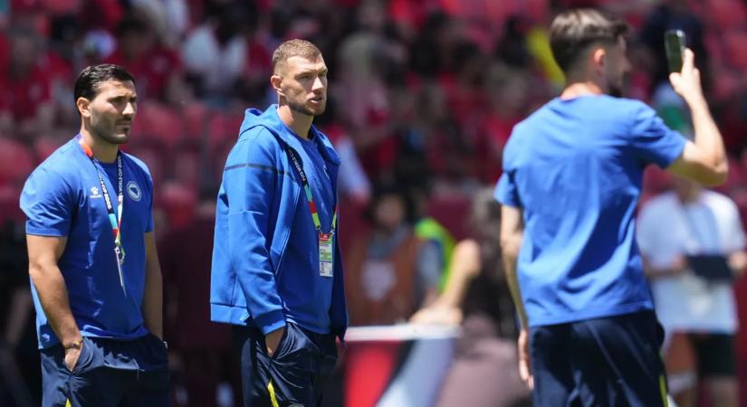 Dzeko nélkül kezdenek a bosnyákok, Davies is csak a kispadon a társházigazdánál – kezdőcsapatok
