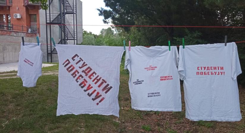 Az egyetemisták nyomtattak, a haladók tétlenül tébláboltak Óbecsén (galéria)