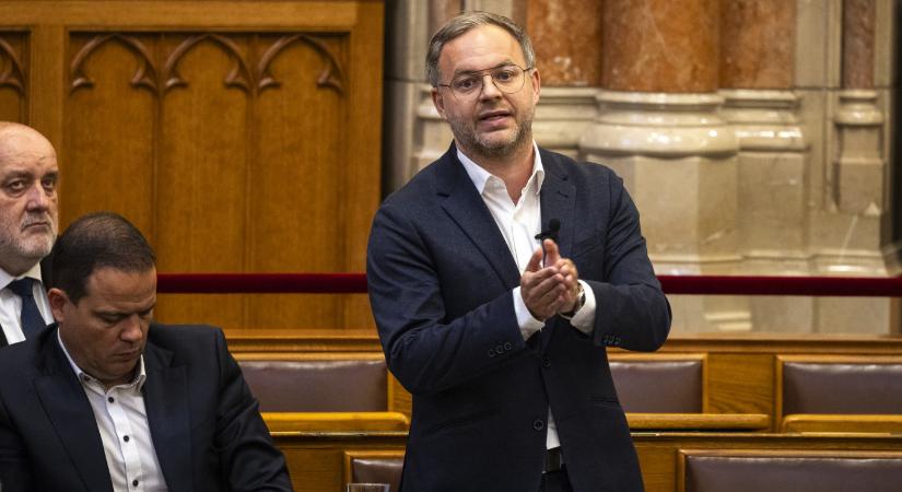 Orbán Balázs embereit rúgták ki a Miniszterelnökségről