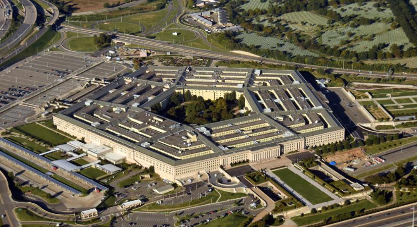 Újabb rejtélyes Pentagon-videók - Négy alkalommal is leleplezték a harmadik típusú találkozásokat az USA égboltján - videó
