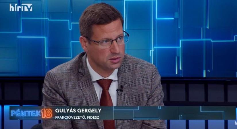 Gulyás Gergely válasza Magyar Péternek: „Egyetlen percig se gondoltuk azt, hogy Magyarországra bejöhetnek migránsok” (VIDEÓ)