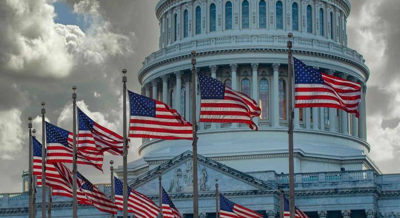 Az amerikai kormány lekapcsoltatta az Anthropic Claude két csúcsmodelljét