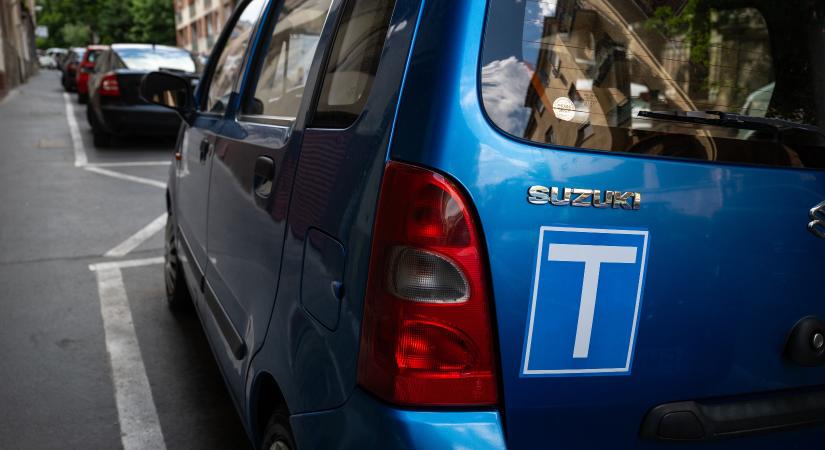 Sofőrök a mélyvízben: kiderült, melyik európai ország útjai izzasztják meg legjobban a kezdő vezetőket