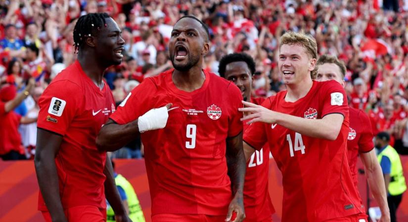Egy csapat egy és bíró is rendkívülit tett, Trumpnak más dolga volt – ez történt a foci-vb második napján