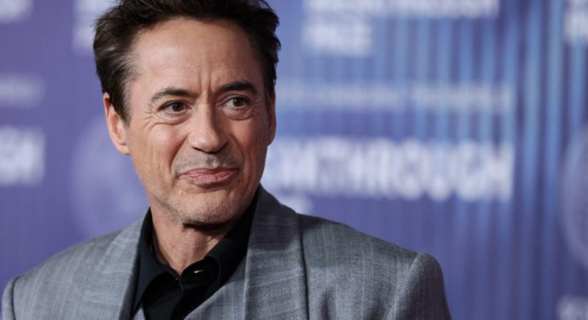 Alig találni egyenes vonalat Robert Downey Jr. nappalijában – és éppen ez benne a legjobb