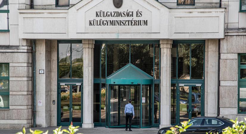 Élet a kormányváltás után: a külügyi szóvivő új bizniszbe kezd