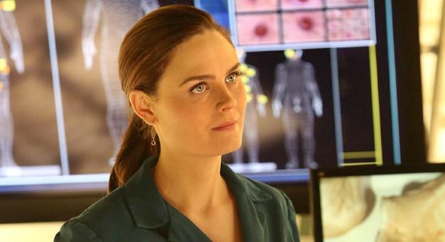 Ő volt a csodálatos Brennan doktornő a Dr. Csontból – Friss fotón az 49 éves Emily Deschanel