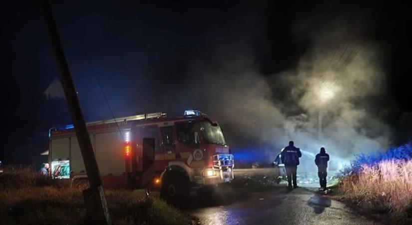 Egy autó is lángra kapott a szeméthalom mellett Egerben