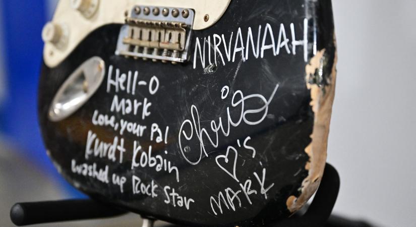A Fender ágyúval lő verébre, de lehet, hogy a veréb nevet a végén