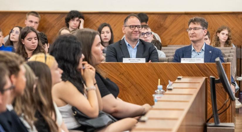 Rekordérdeklődés a szakmai napon: a mesterséges intelligencia is főszerepet kapott (galéria)
