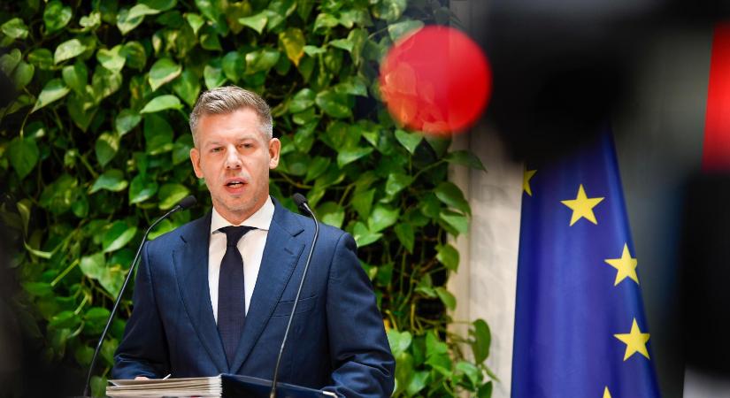 Magyar Péter: Kárpátaljai magyarokat fenyegetett az Orbán-kormány, hogy Vitnyéden ötmilliárd forintból migránstábort alakítson ki