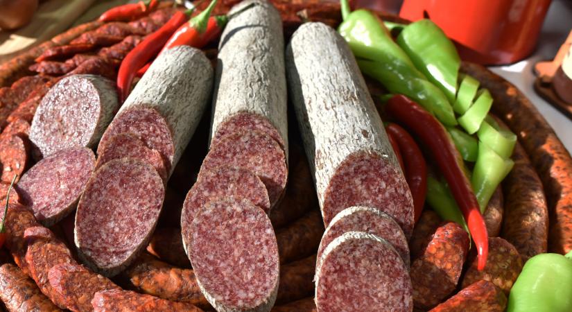 Súlyos megbetegedést okozó baktérium miatt hív vissza szalámit a Lidl