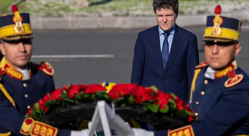 Megkoszorúzta az államfő a bányászjárás áldozatainak bukaresti emlékművét