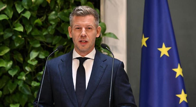 Magyar Péter bemutatta az Orbán-kormány titkos terveit a vitnyédi migránstáborról