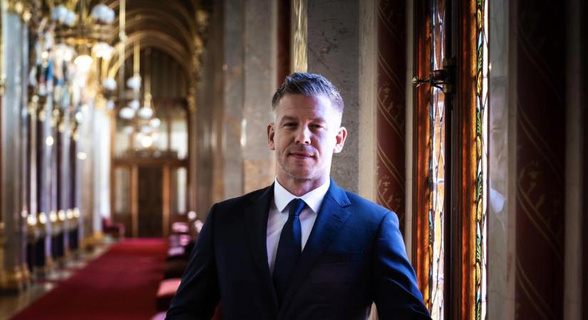 Lépett Magyar Péter: fejcserék a magyar titkosszolgálatoknál