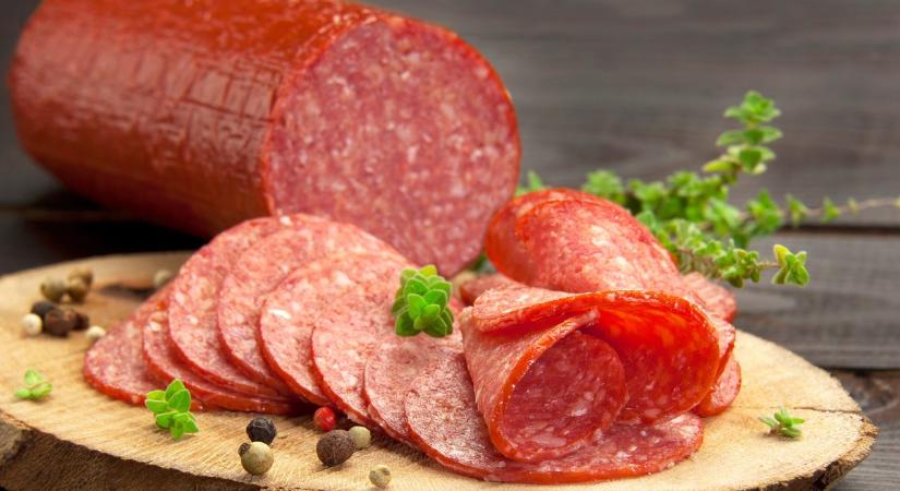 Vigyázat! Veszélyes baktériumot találtak ebben a szalámiban: meg ne edd, vidd vissza!