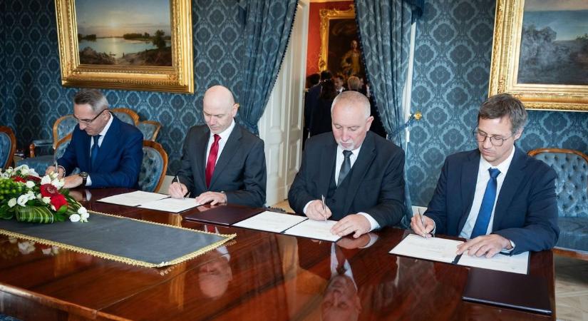 Esküt tett és átvette államtitkári kinevezését a Jászság országgyűlési képviselője