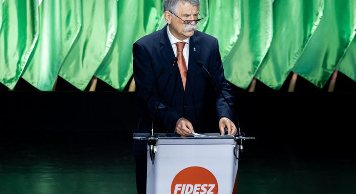 „Nehéz idők jönnek” – Kövér szerint kifosztják az országot