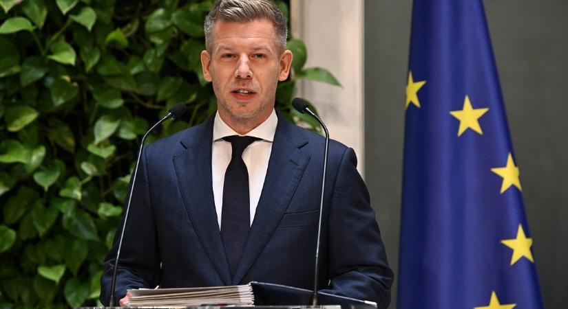 Magyar Péter: Orbán Viktorék belehazudtak az emberek szemébe a vitnyédi befogadótábor kapcsán
