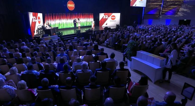Orbán Viktor a Fidesz-kongresszuson: Ellenzékben az emberek hangjának kell lennünk